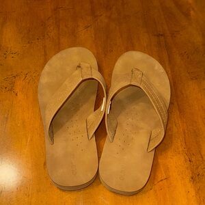 NWOT Old Navy  Faux-Leather Flip-Flop Sandals for Boys 3/4 | Tan